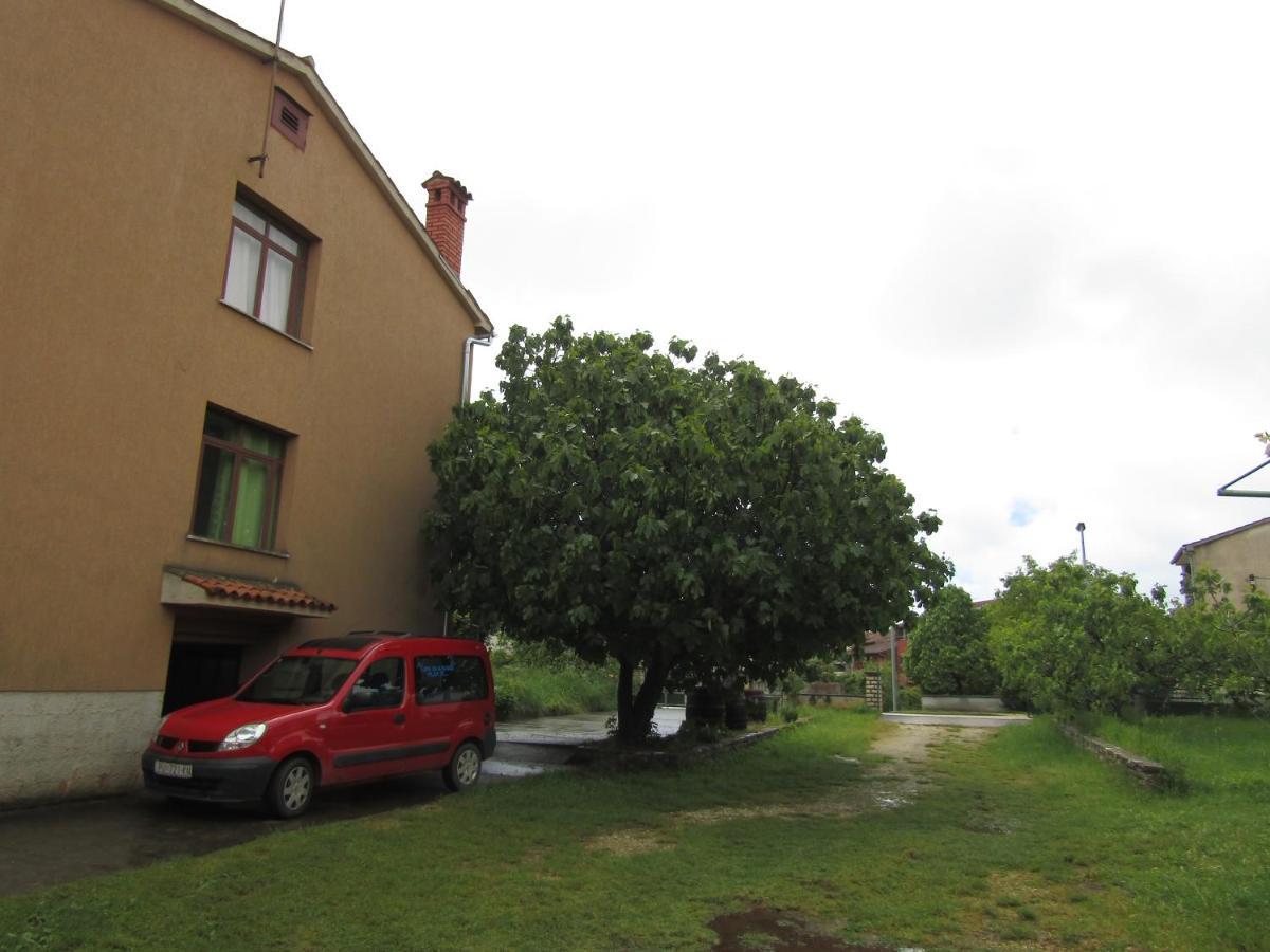 Green Gardens 2 Ρόβινι Εξωτερικό φωτογραφία