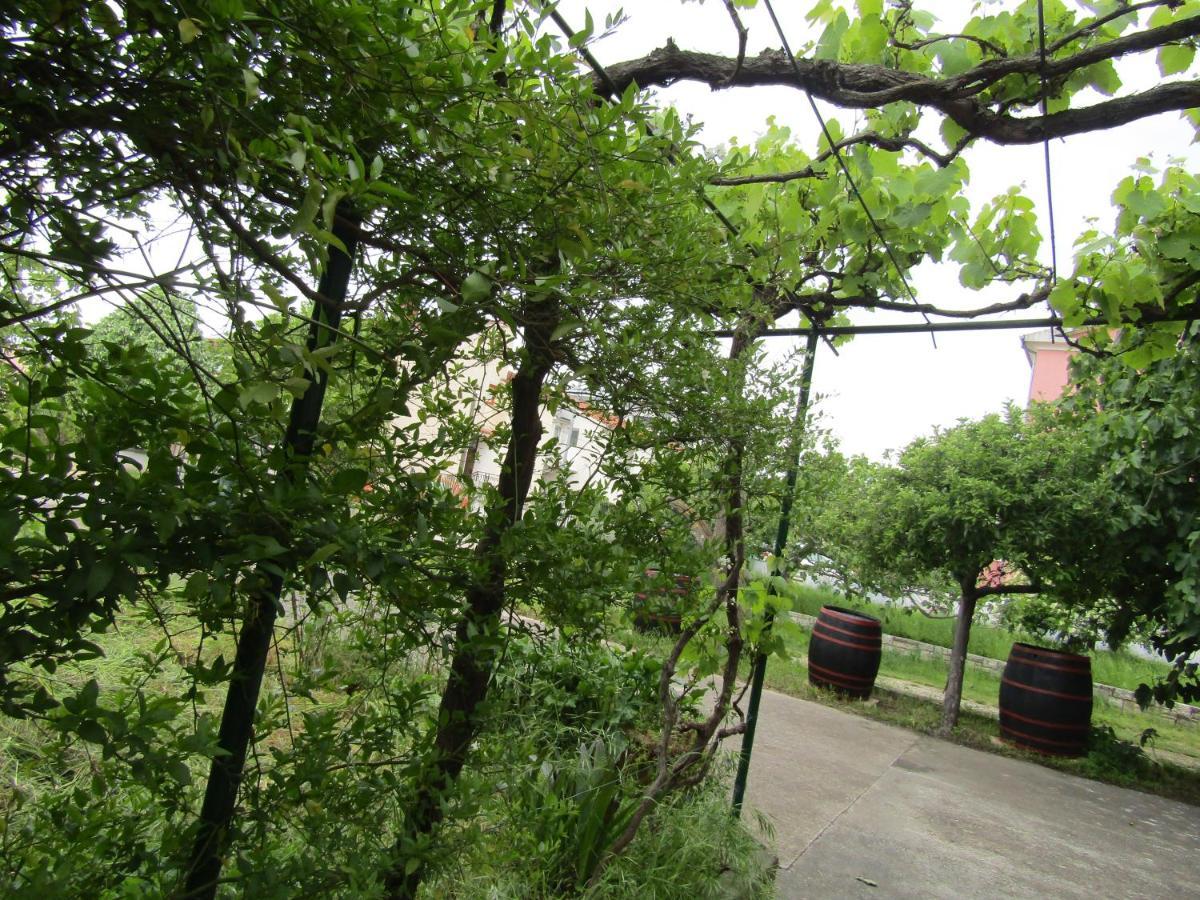 Green Gardens 2 Ρόβινι Εξωτερικό φωτογραφία