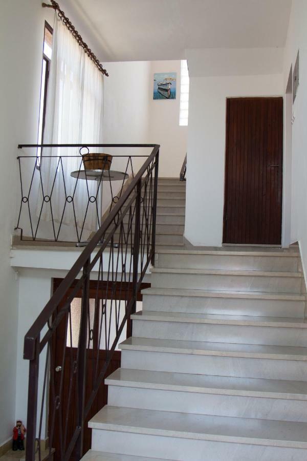 Green Gardens 2 Ρόβινι Εξωτερικό φωτογραφία