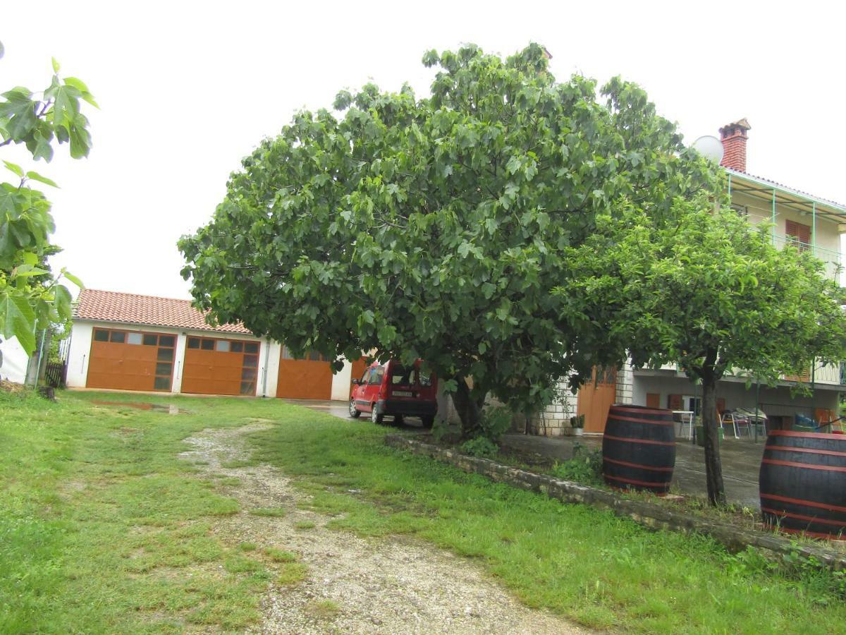Green Gardens 2 Ρόβινι Εξωτερικό φωτογραφία